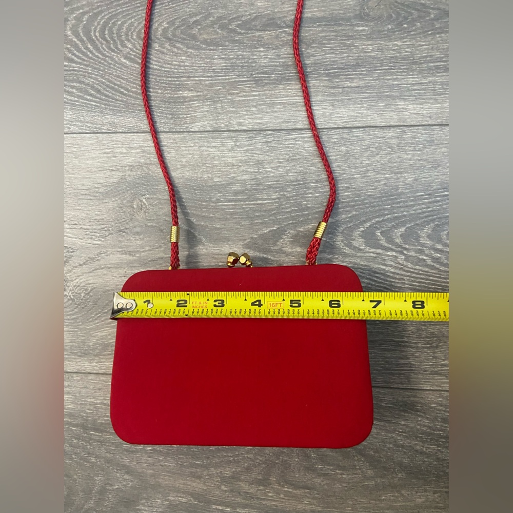 Vintage Elegant Red Clutch/ Crossbody Bag Gold Tone Hardware - Picture 15 of 16